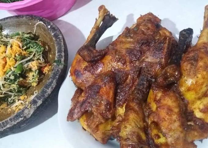 Cara Gampang Menyiapkan Ayam panggang empuk😃 tidak pedas soalnyà anak ikut makan😀😁 Anti Gagal