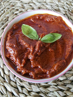 Una foto de Pesto rojo