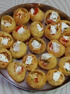 પીઝા પંચ પાણીપુરી (Pizza Punch Panipuri Recipe In Gujarati) રેસીપી મુખ્ય ફોટો