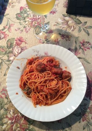 Foto di Spaghetti al sugo con polpettine