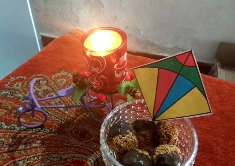 Easiest Way to Prepare Speedy Till Laddoo with chocolate dip