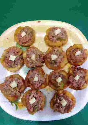 Una foto de Tostones rellenos con picadillo