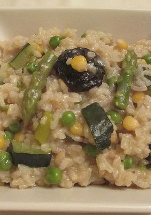 Foto principal de Arroz con espárragos verdes, maíz y guisantes