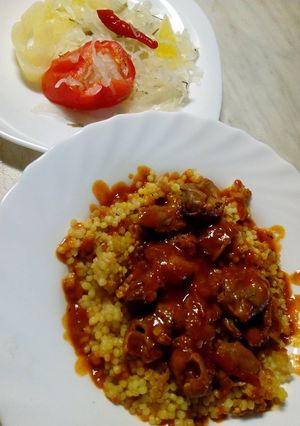 Vörösboros zúzapörkölt, tarhonyával recept fotója