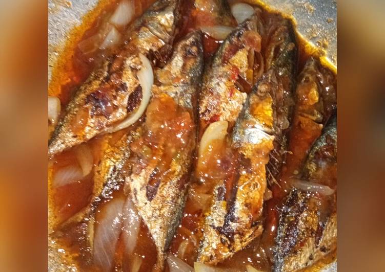 Langkah Mudah untuk Membuat Ikan masak sos cili😋 Anti Gagal