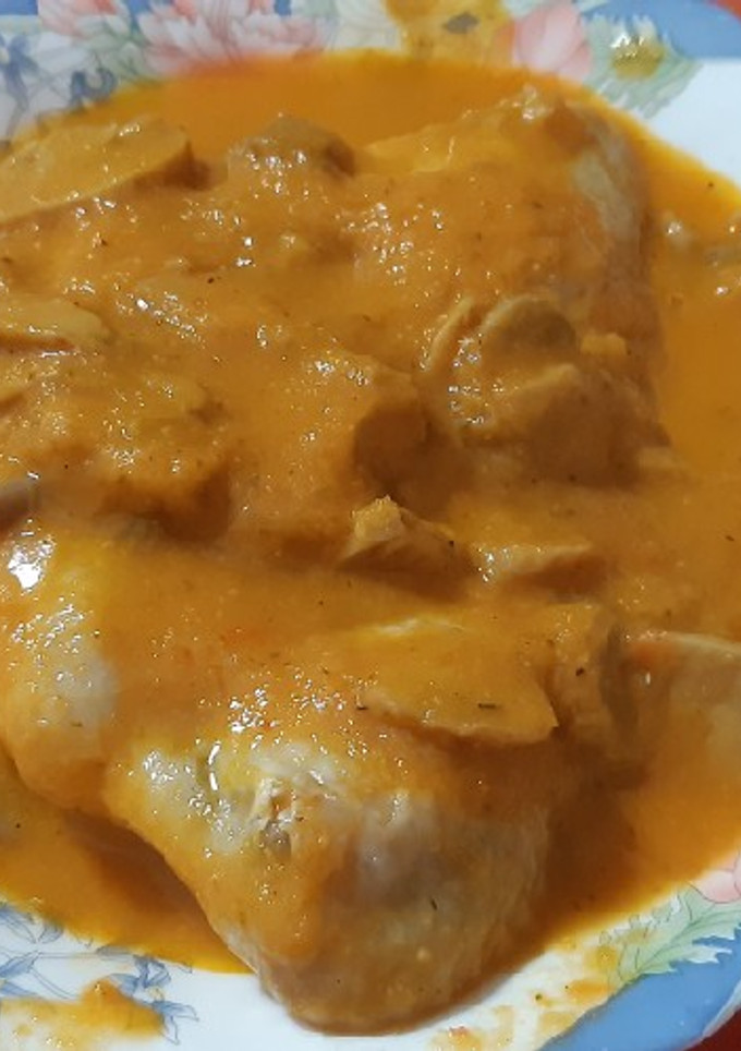 Una foto de Alitas guisadas en olla rápida, con champiñones