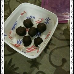 A picture of Chocolate cake balls.