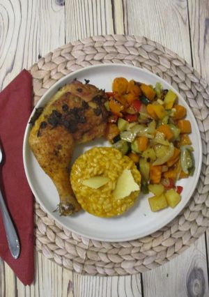Sült csirkecomb 🍗 zöldségekkel 🫑🍅🧄 és krémes sütőtökös rizottóval 🎃🍚 recept fotója