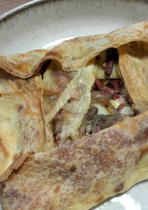 Une photo de Crêpe façon tartiflette