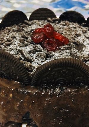 A picture of Orio biscuits cake.