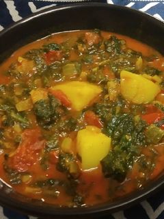 આલુ પાલક (Aloo Palak Recipe In Gujarati) રેસીપી મુખ્ય ફોટો