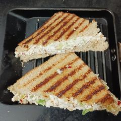 A picture of Tofu Sandwich.