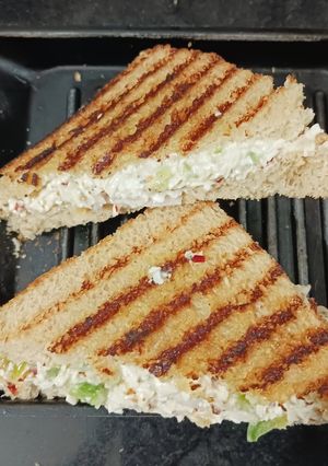 A picture of Tofu Sandwich.
