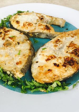 A picture of Grilled tuna fish tails.
