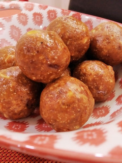 A picture of Khajur ladoo.