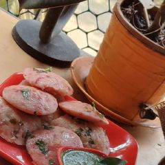 A picture of Beetroot Masala Idlis.