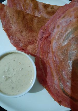 A picture of Beetroot Dosa.