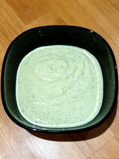 Una foto de Salsa para patatas de cilantro y deluxe