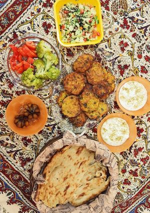 عکسی از دستور کوکوسیب زمینی + پیازچه و جعفری