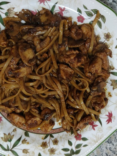 Foto principal de Pollo con tallarines estilo chino receta propia