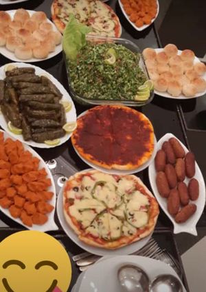 صورة لوصفة محمرة بعجينة البيتزا
