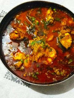 "फिश करी" (fish curry recipe in marathi) रेसिपी चे मुख्य फोटो