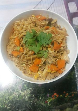 รูปของ มาม่าผัดไก่ใส่เห็ด ฉบับล้างตู้เย็น