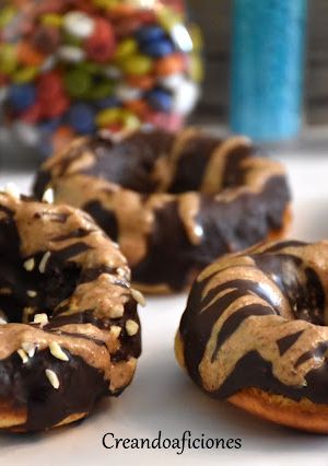 Una foto de Donuts de avena y crema de almendras