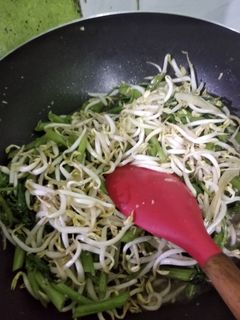 Foto resep 25. Tumis Kangkung Tauge Terasi