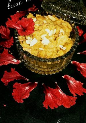 A picture of Besan ka halwa.