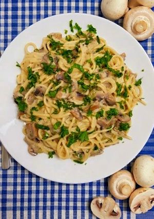 صورة لوصفة سباغيتي بالفطر والكريمة🍄🍄‍🟫