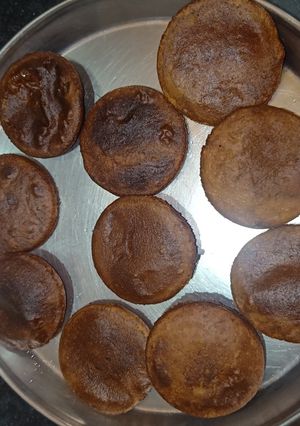 गुड़ काकरा पीठा (Gur Kakra pitha recipe in Hindi) रेसिपी मुख्य फोटो