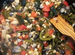Una foto de Cuitlacoche con chile poblano