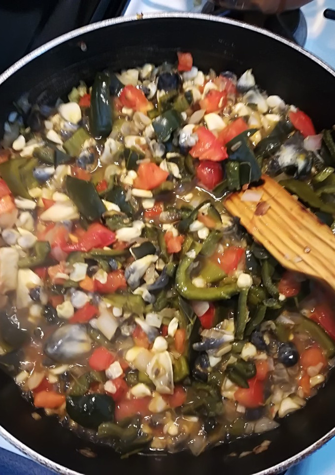 Una foto de Cuitlacoche con chile poblano