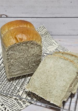 黑芝麻鮮奶吐司 的食譜成品照片