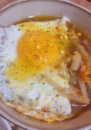 Une photo de • Bouillon de Chou et Lardons