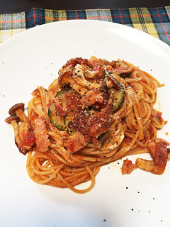 A picture of Zucchini and Bacon Tomato Pasta.