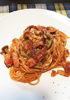 A picture of Zucchini and Bacon Tomato Pasta.