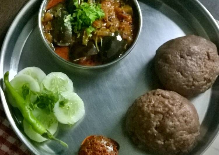 Simple Way to  Ragi Mudde (Sankatti) with Spicy Brinjal Curry (Guti Vankaya)