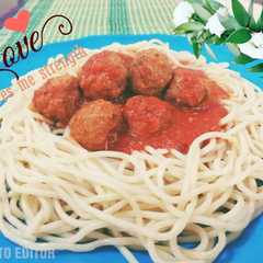 Una foto de Espagueti con albóndigas mini