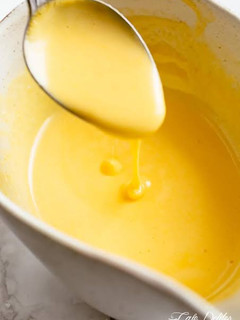A picture of Hollandaise sause.