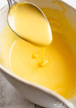 A picture of Hollandaise sause.