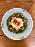 Lauwarmer Zucchini-Auberginensalat mit Bulgur