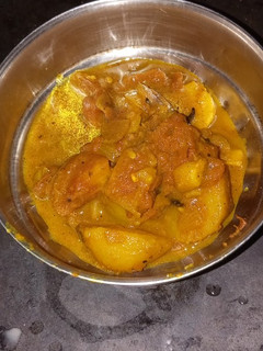आलू टमाटर की सब्जी (Aloo Tamatar ki sabzi recipe in hindi) रेसिपी मुख्य फोटो