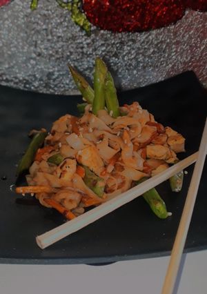 Una foto de Pasta al jengibre con pollo