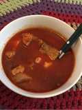 Codillo de puerco en chile guajillo