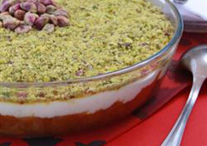 Sweet toast and milk pudding - aish el saraya