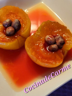 Una foto de Manzanas con salsa de naranja y granadina