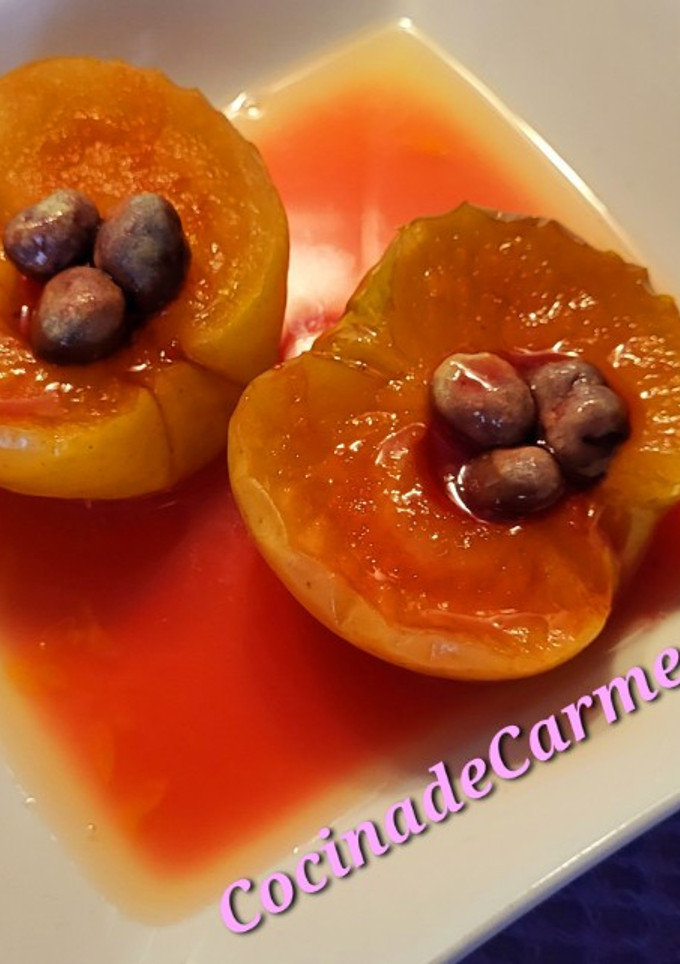 Una foto de Manzanas con salsa de naranja y granadina
