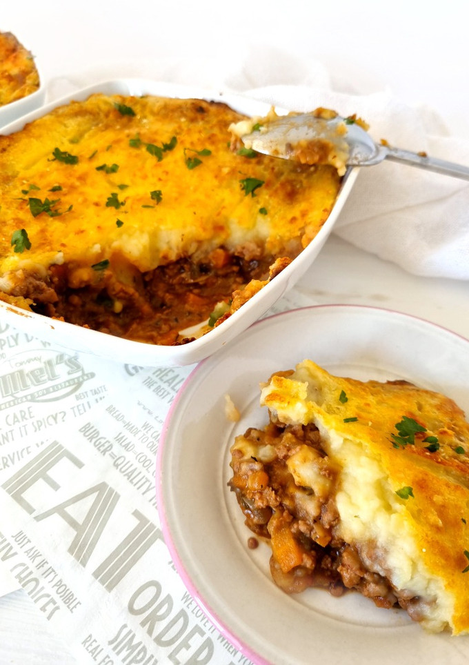 Una foto de "Cottage Pie", pastel de carne y patatas {receta inglesa}